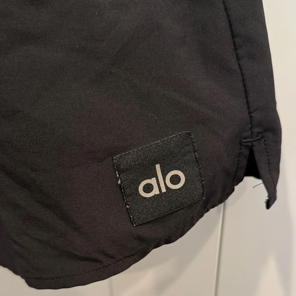 ALO Yoga Black Skirt with Logo Patch - Picture 4 of 15